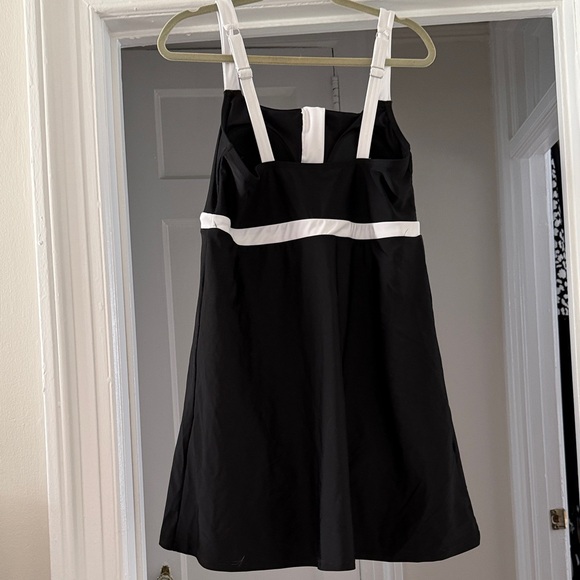 NWT Lands' End Black and White Women's Swim Dress One Piece. Size XL / 18 - Picture 4 of 10